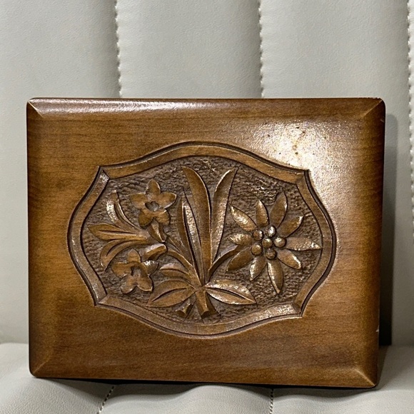 ANTIQUE Swiss M. Schwalb Black Forest Brienz Carved Music Trinket Jewelry Box EU - Picture 6 of 17